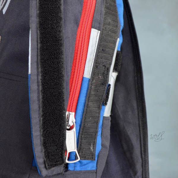 Stoere handgemaakte brandweertas of rugtas met originele zak en blauwe flap