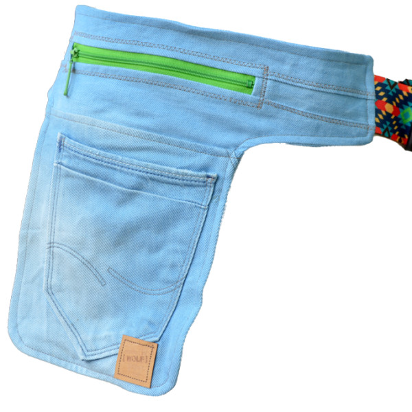 Heuptas handgemaakt van een lichte jeans met rits en zak. Kleurrijke band.