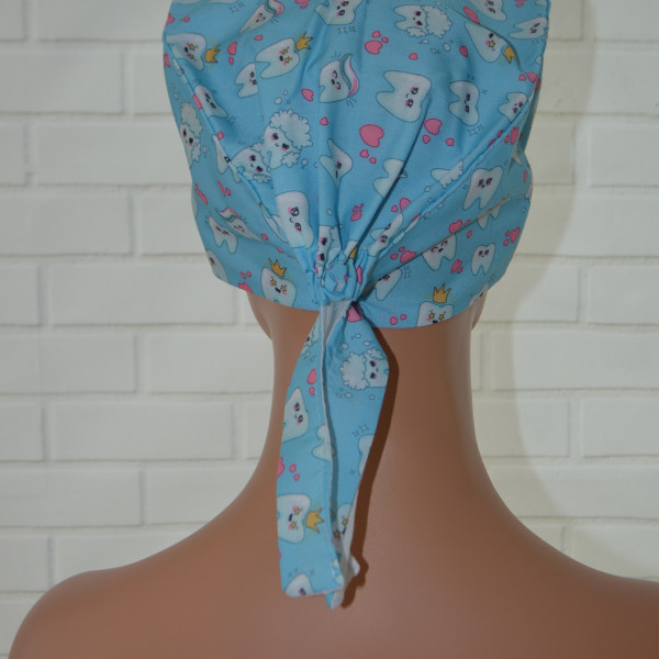 Operatiemuts of OK muts licht blauw met kiesjes en hartje