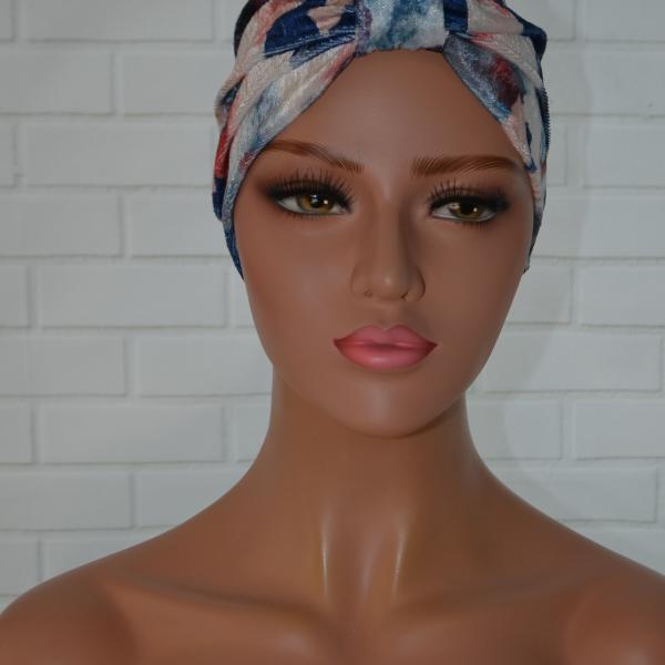 Handgemaakte chemo muts Brooklyn in velours blauw roze tinten maat S