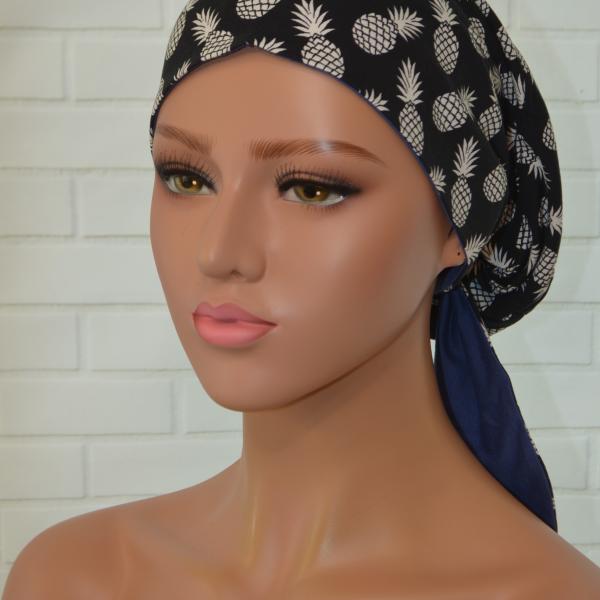 Handgemaakte chemo muts Bobby zwart/blauw maat L