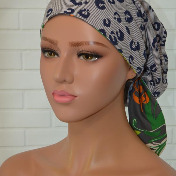 Handgemaakte chemo muts Bobby navy blauw en groen maat S