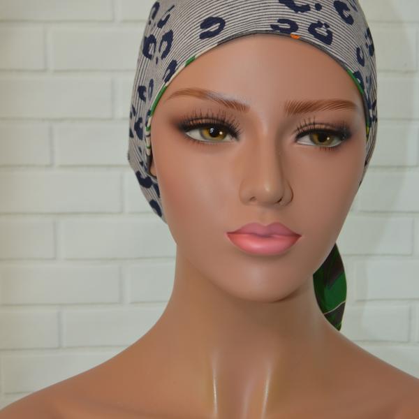 Handgemaakte chemo muts Bobby navy blauw en groen maat M