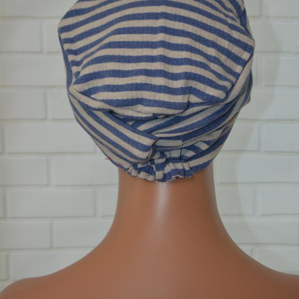 Handgemaakte chemo muts Brina grijs met roze bloem/blauw creme gestreept maat S