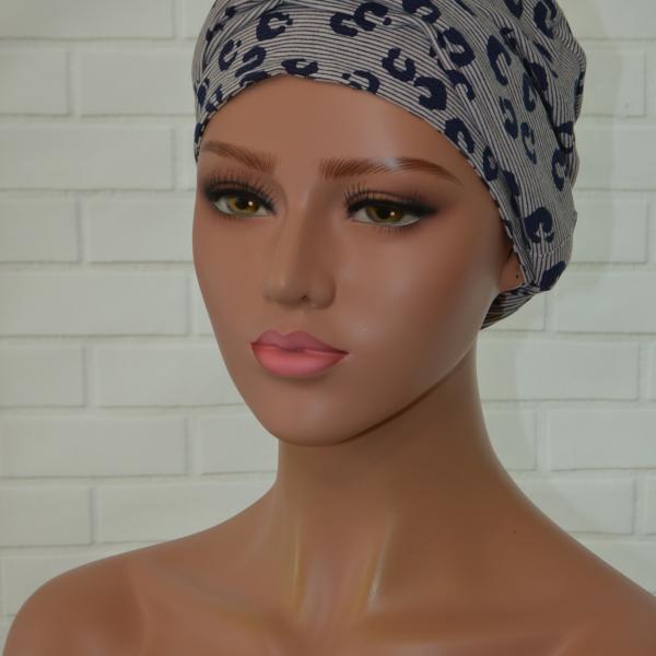 Handgemaakte chemo muts Brina wit blauw/wit zwart maat M