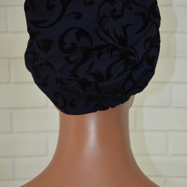 Handgemaakte chemo muts Barbara maat S donker blauw met zwart velours