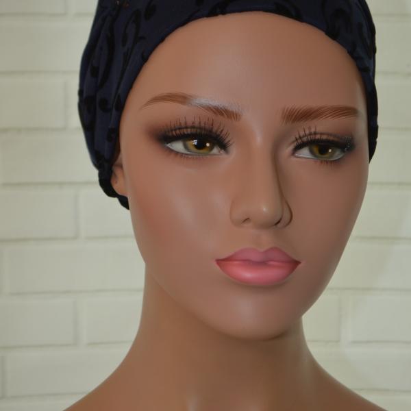 Handgemaakte chemo muts Barbara maat S donker blauw met zwart velours