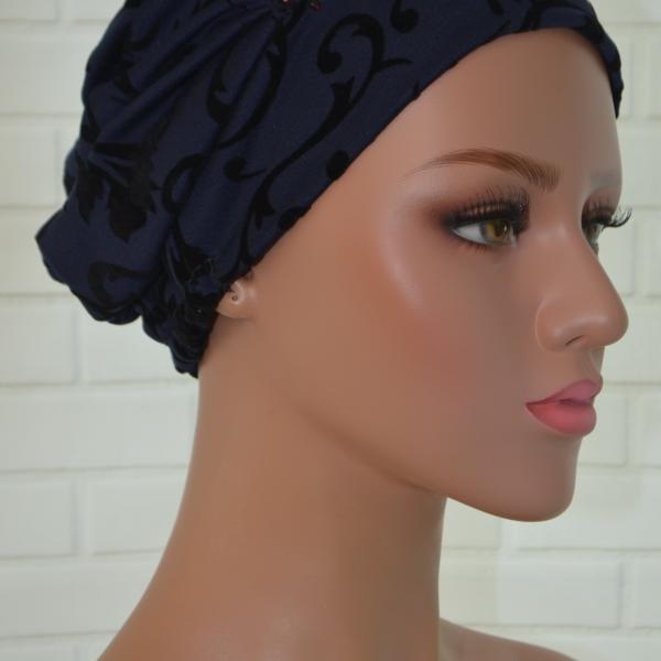 Handgemaakte chemo muts Barbara maat S donker blauw met zwart velours