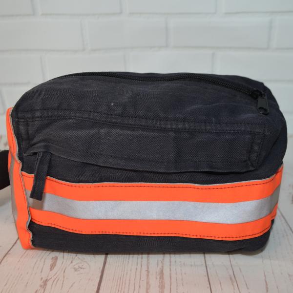 Handgemaakte brandweer toilettas met originele oranje striping