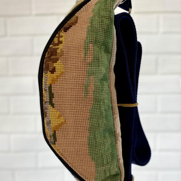 Crossbodybag vrouwen op het maaiveld