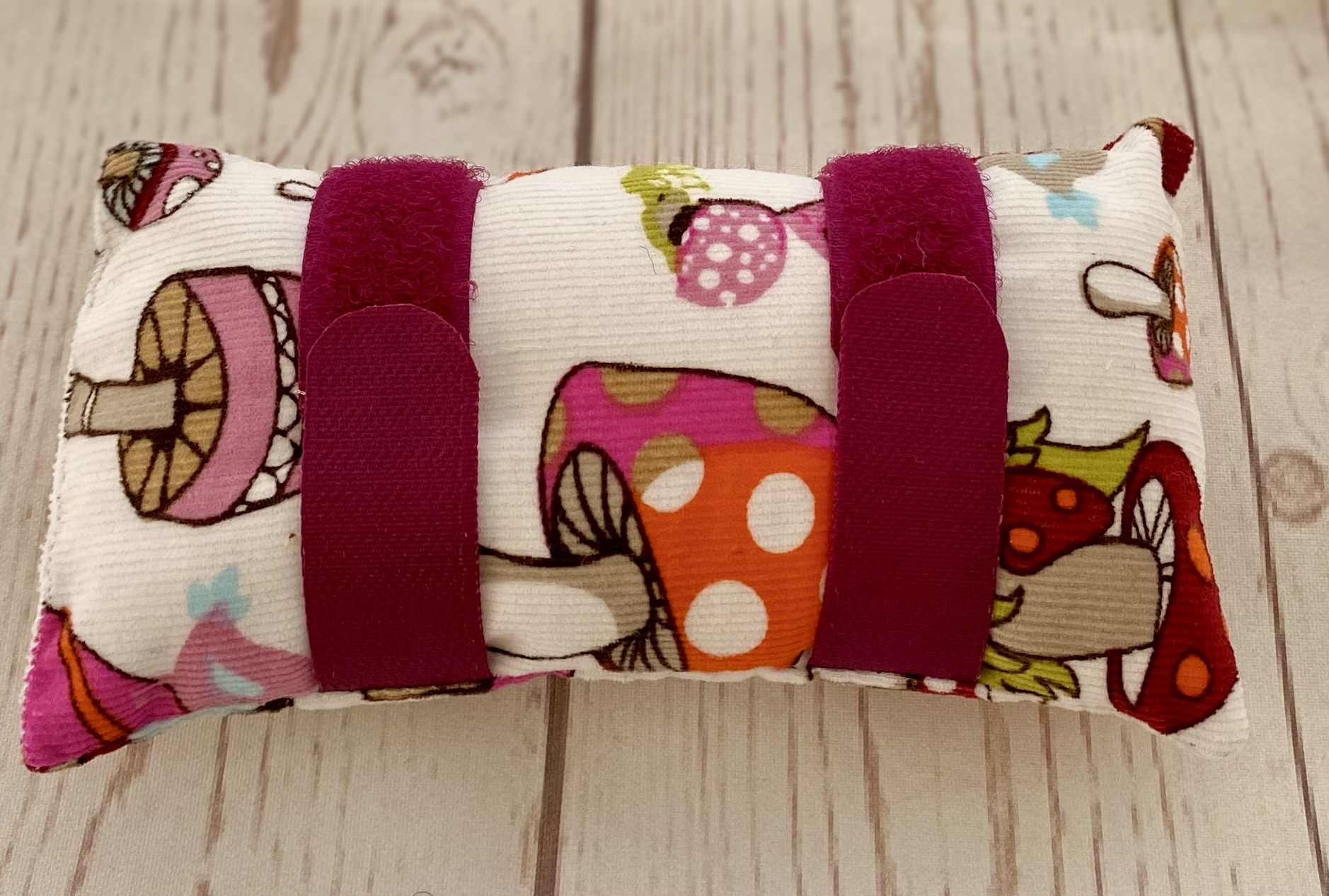 Port-a-cath kussen wit met paddestoelen