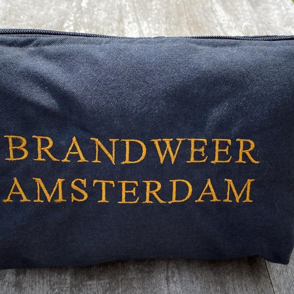 Handgemaakte toilettas geborduurd brandweer Amsterdam