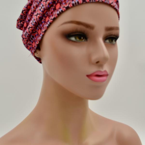 Handgemaakte chemo muts Bente rood maat L