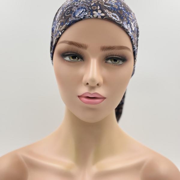 Handgemaakte chemo muts Bonnie rood en blauw tinten maat s