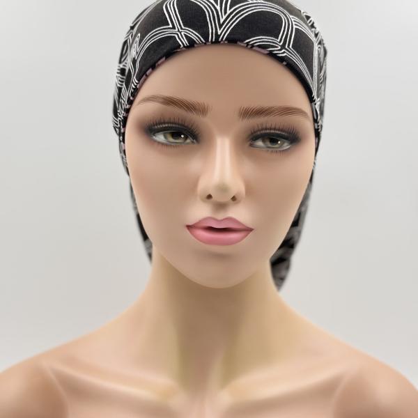 Handgemaakte chemo muts Bonnie zwart en lila tinten maat s
