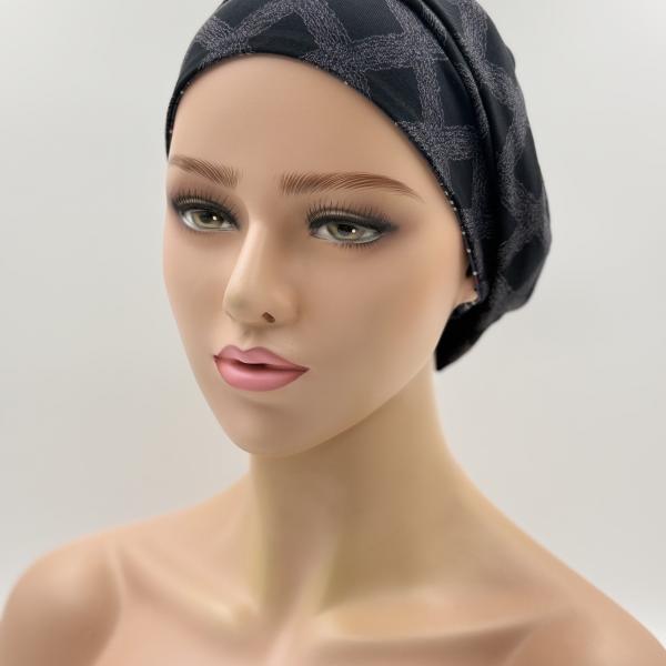 Handgemaakte chemo muts Bonnie zwart en jeans tinten maat s