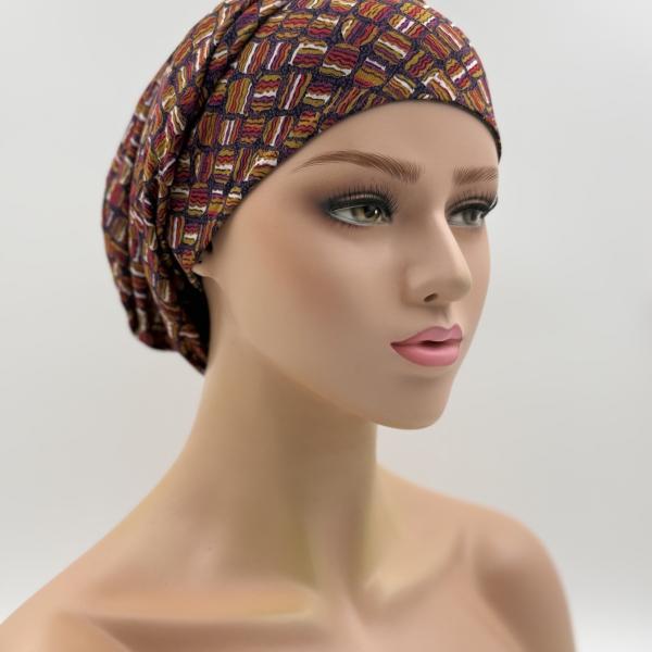 Handgemaakte chemo muts Bonnie paars, rood, bruin en groen met gouden stip maat S