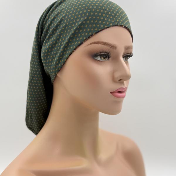 Handgemaakte chemo muts Bonnie paars, rood, bruin en groen met gouden stip maat S