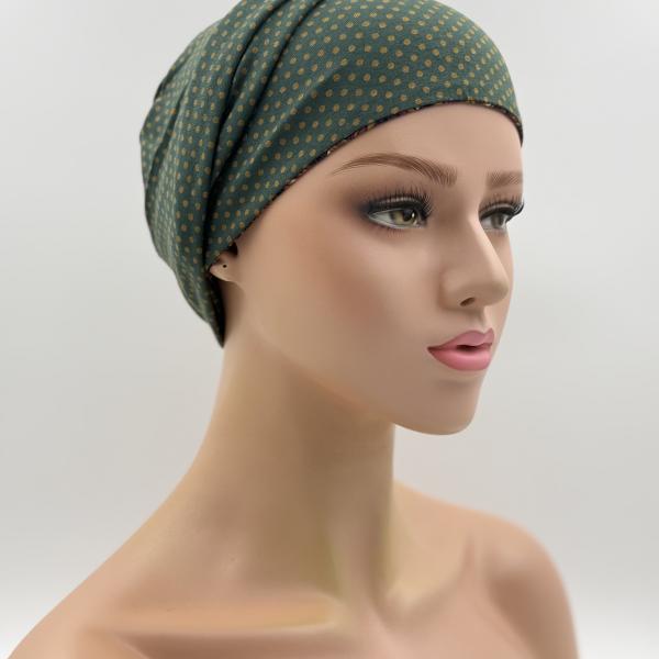 Handgemaakte chemo muts Bonnie paars, rood, bruin en groen met gouden stip maat S