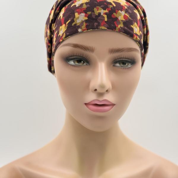 Handgemaakte chemo muts Bonnie bruin, rood, geel en groen met eikeltjes maat S