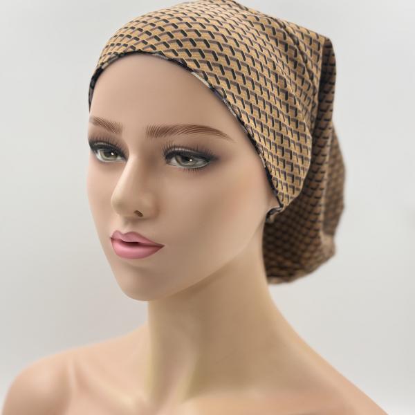 Handgemaakte chemo muts Bonnie bruin met donker blauw en gebreide camouflage maat M