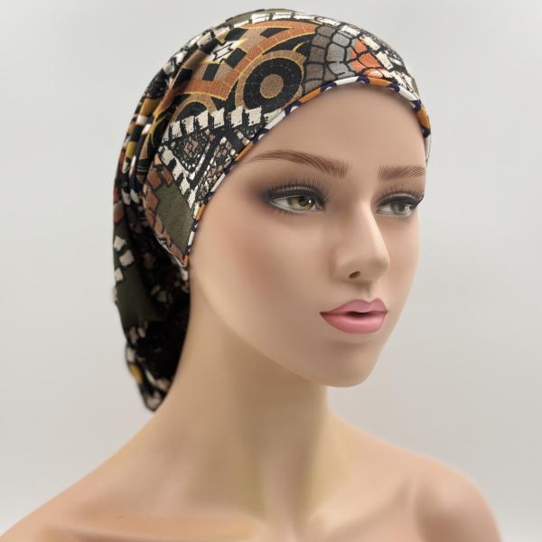 Handgemaakte chemo muts Bonnie groen met figuren, wit ruit maat L