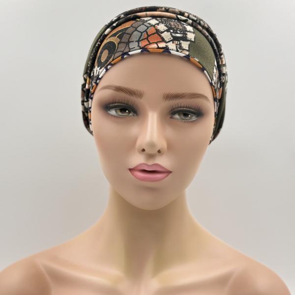 Handgemaakte chemo muts Bonnie groen met figuren, wit ruit maat L