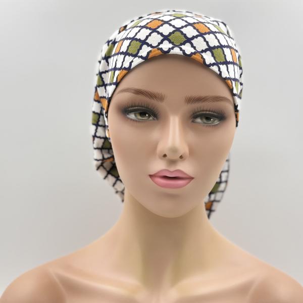 Handgemaakte chemo muts Bonnie groen met figuren, wit ruit maat L