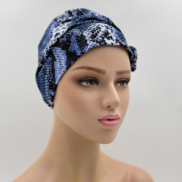 Handgemaakte chemo muts Barbara maat M blauw met bloem
