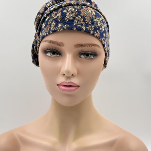 Handgemaakte chemo muts Barbara maat S blauw met kleine bloem