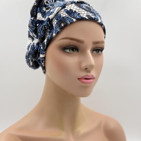 Handgemaakte chemo muts Barbara maat M blauw, zwart, wit