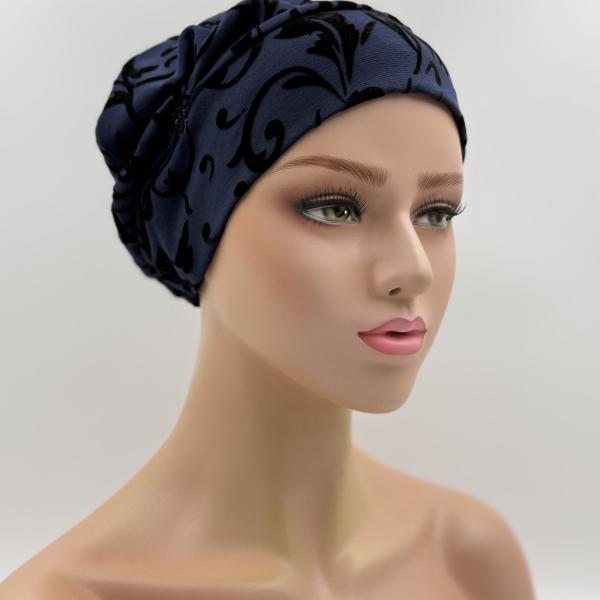 Handgemaakte chemo muts Barbara maat S donker blauw met zwart velours