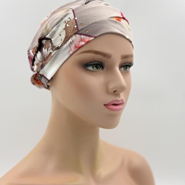 Handgemaakte chemo muts Barbara maat M bruin wit bloemen