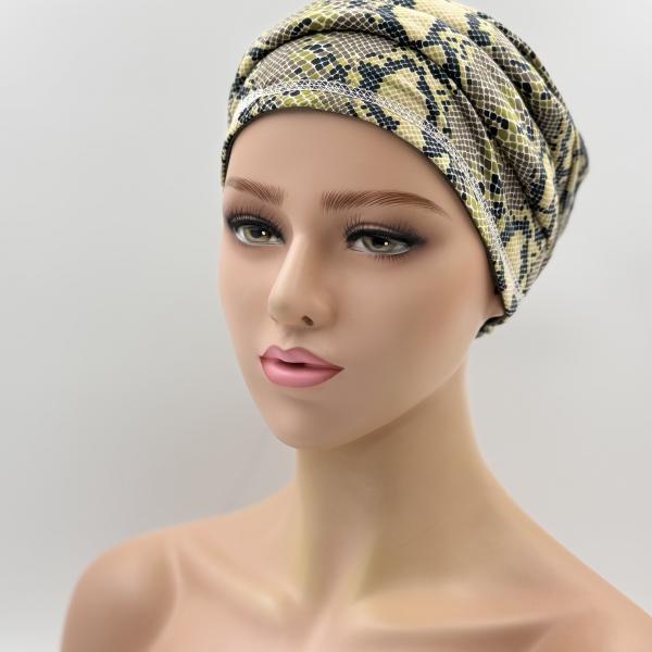 Handgemaakte chemo muts Babet groen slangen print maat M