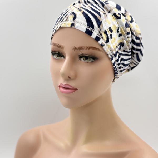 Handgemaakte chemo muts Babet wit met zebra blauw en geel maat S
