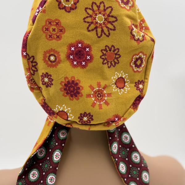 Handgemaakte chemo muts Bobby bordeaux/okergeel maat M