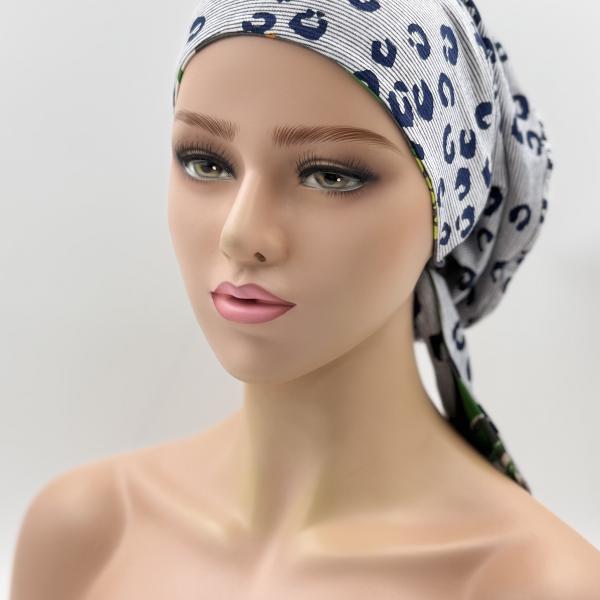 Handgemaakte chemo muts Bobby navy blauw en groen maat S