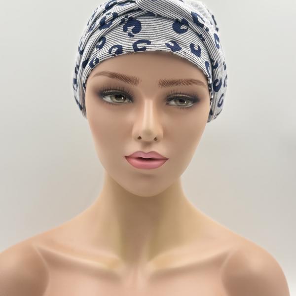 Handgemaakte chemo muts Brina wit blauw/wit zwart maat M