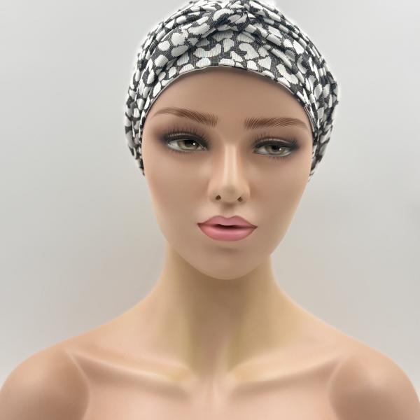 Handgemaakte chemo muts Brina wit blauw/wit zwart maat L