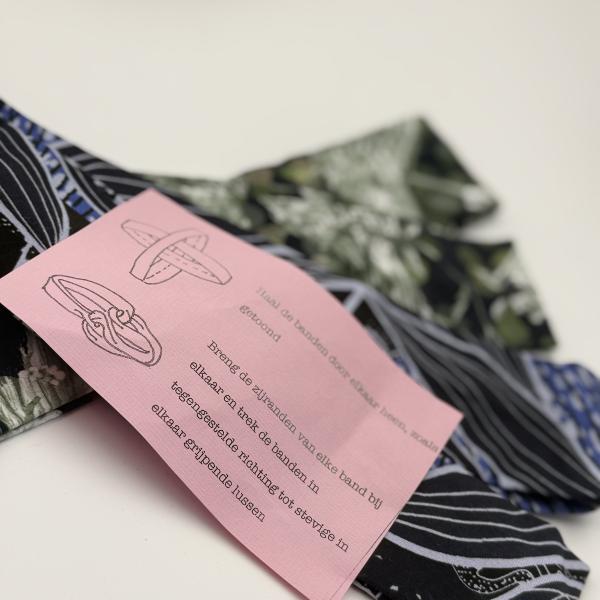 Handgemaakte chemo muts Brina blauw wit / groen maat L