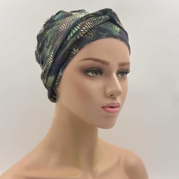 Handgemaakte chemo muts Brina groen / blauwe bloemen maat S