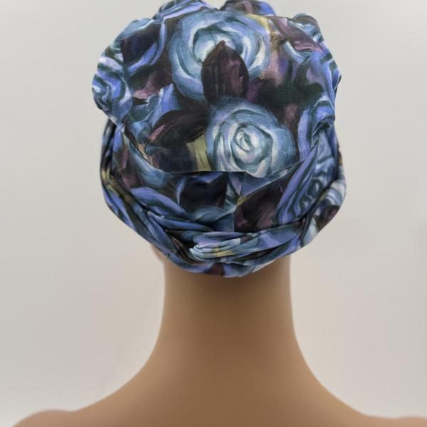 Handgemaakte chemo muts Brina groen / blauwe bloemen maat S