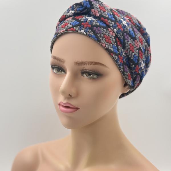 Handgemaakte chemo muts Brina grijs zwart / grijs rood blauw maat S