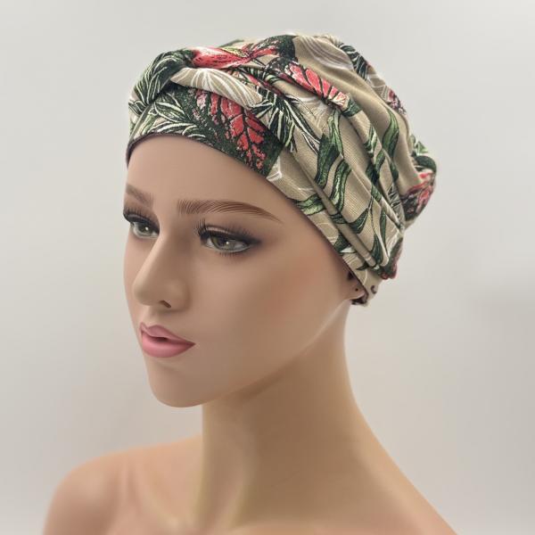 Handgemaakte chemo muts Brina aubergine en camel maat M