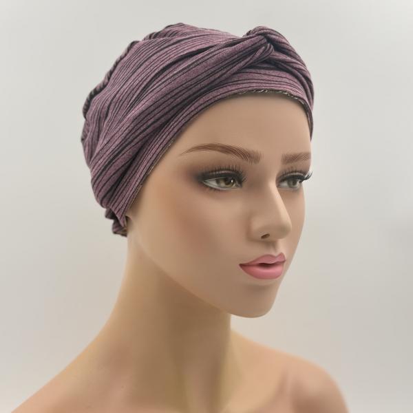 Handgemaakte chemo muts Brina aubergine en camel maat M