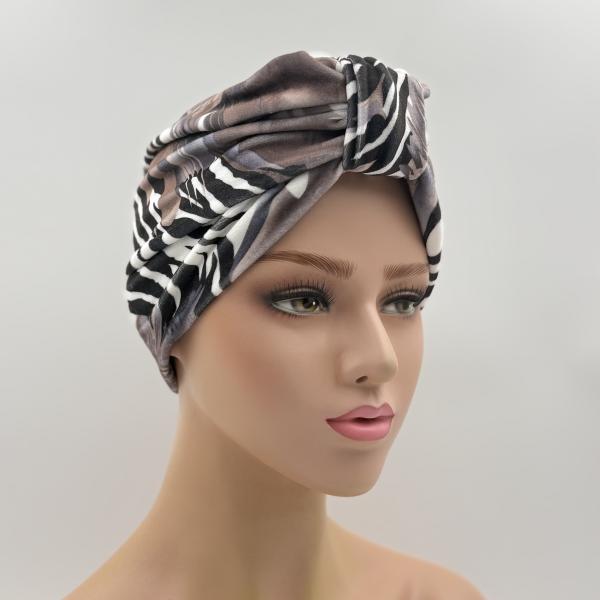 Handgemaakte chemo muts Brooklyn in velours dieren print maat S