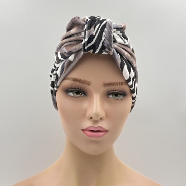 Handgemaakte chemo muts Brooklyn in velours dieren print maat M