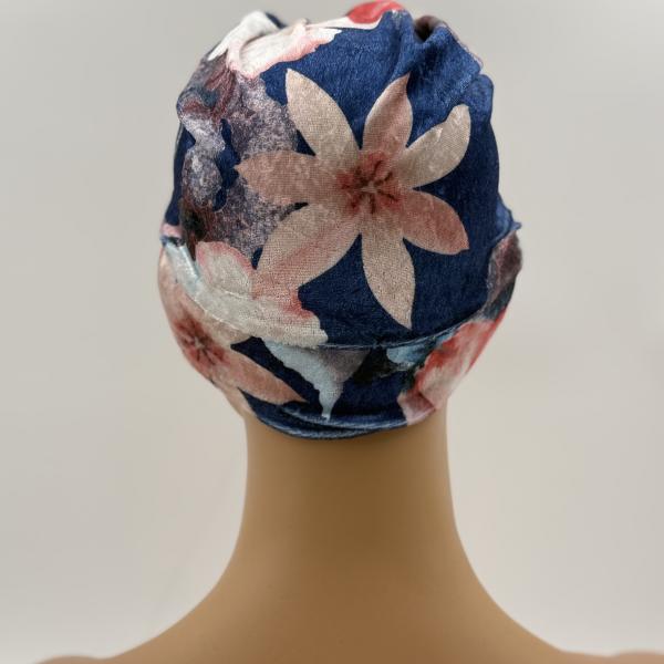 Handgemaakte chemo muts Brooklyn in velours blauw roze tinten maat M