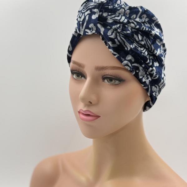 Handgemaakte chemo muts Brooklyn in velours blauw zilver maat S