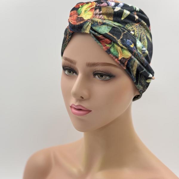 Handgemaakte chemo muts Brooklyn in velours zwart met bloemen maat S